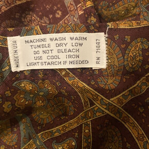 Saks Fifth Avenue Men’s Pattered Button Down Shirt, Size SMALL Paisley EUC - Picture 7 of 7